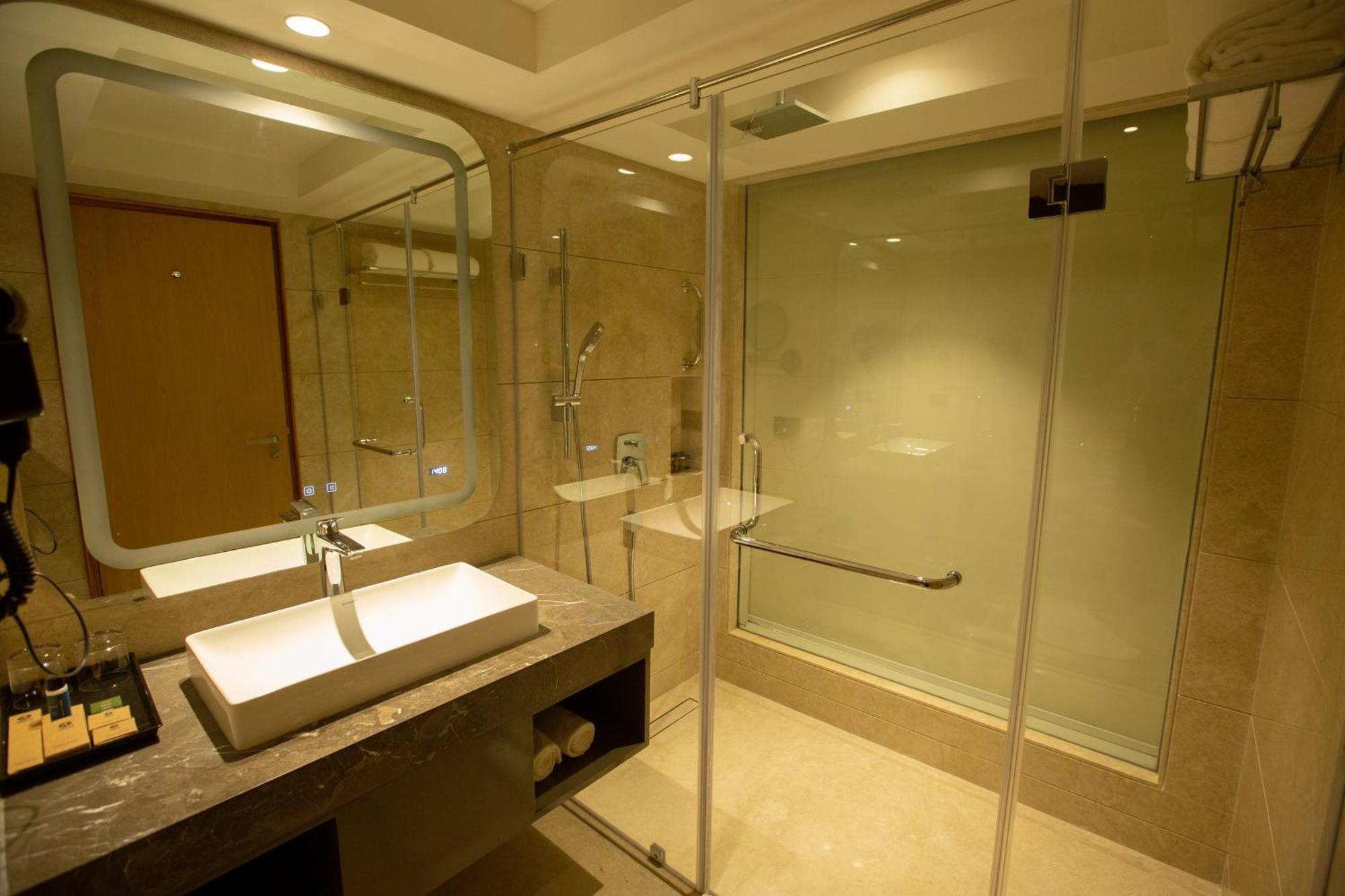 Arista By Ambition Hotel Guwahati Buitenkant foto