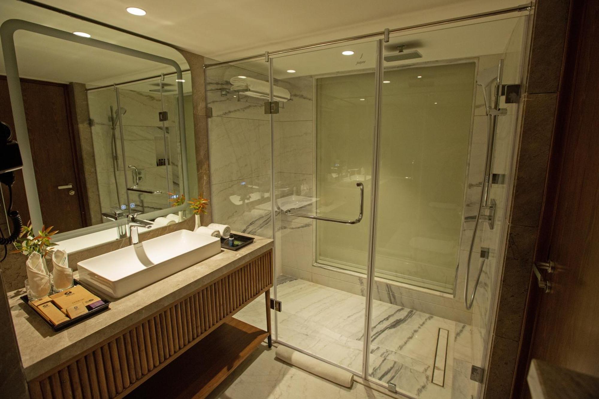 Arista By Ambition Hotel Guwahati Buitenkant foto